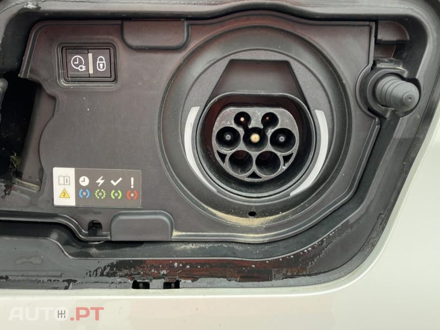 Peugeot 3008 1.6 Hybrid Allure e-EAT8