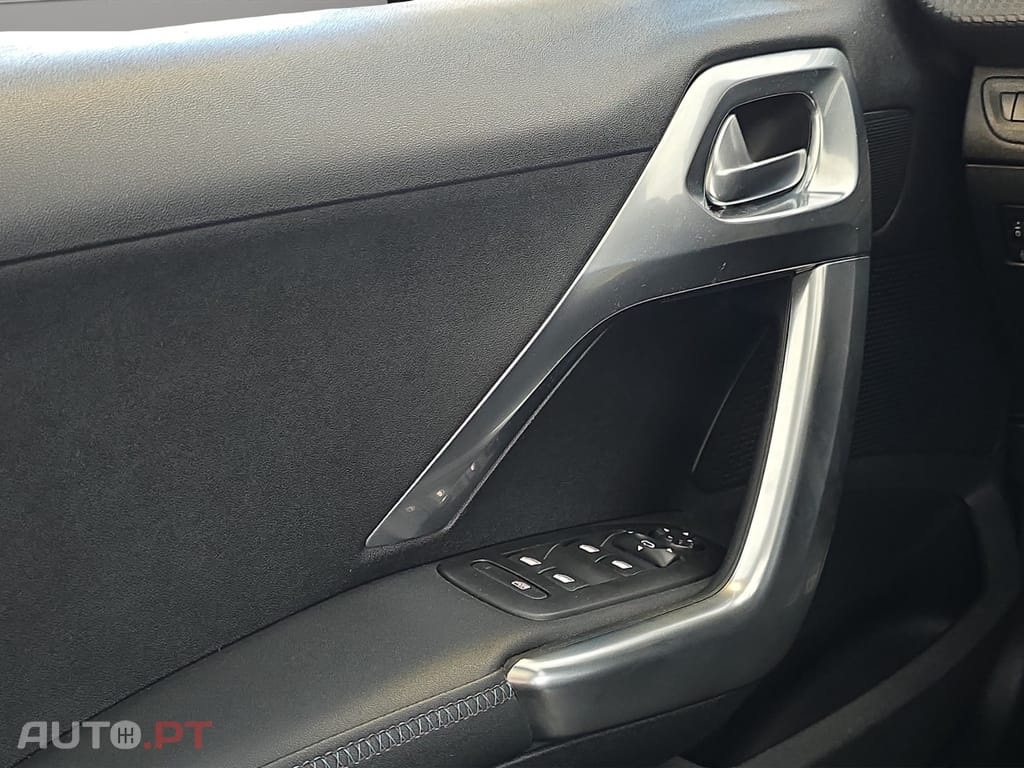 Peugeot 2008 1.2 PureTech Crossway