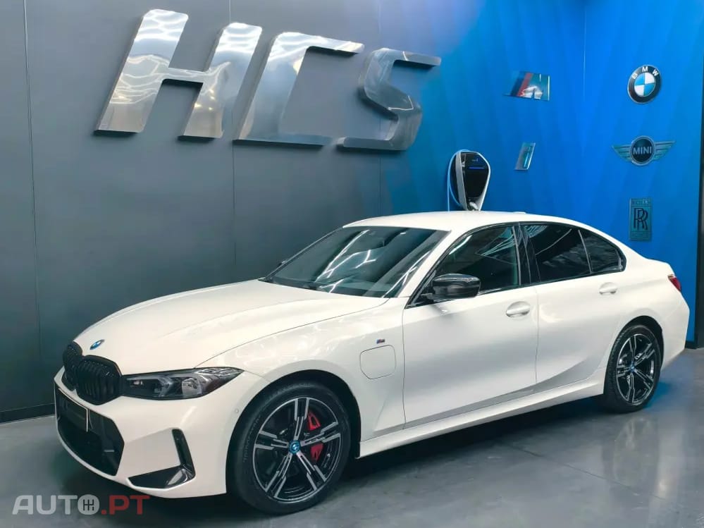 BMW 330 e Pack Desportivo M Pro Auto