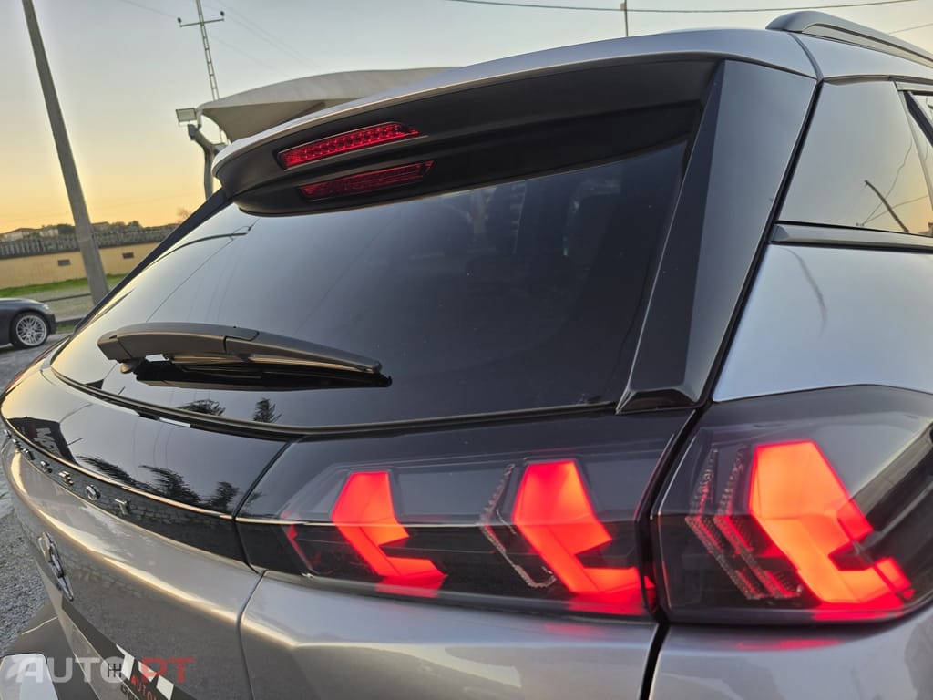 Peugeot 2008 1.2 PureTech Allure EAT8