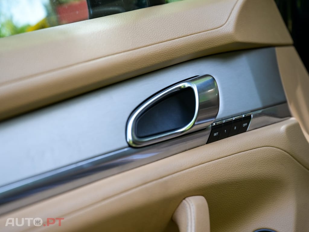 Porsche Panamera S Hybrid J19