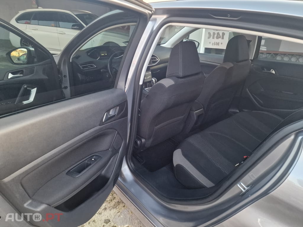 Peugeot 308 1.2T 110cv Style