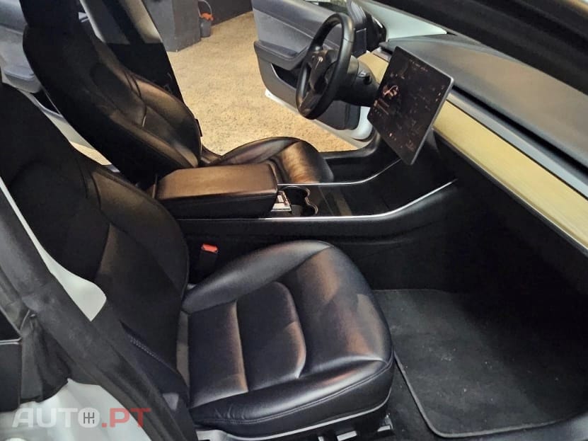 Tesla Model 3 Standard Range Plus RWD