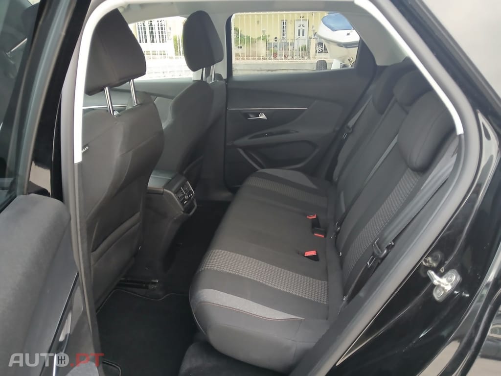Peugeot 3008 1.5 BlueHDi Active