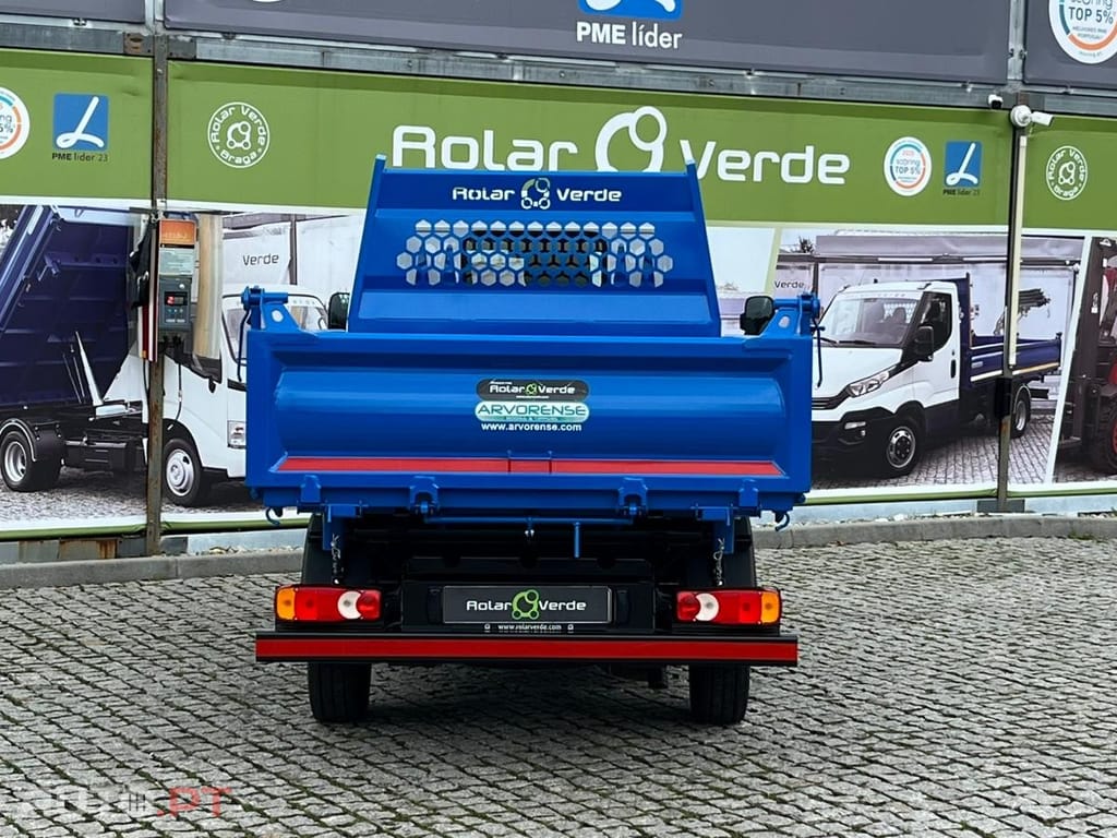 Toyota Dyna 3.0 - 144 CV  BASCULA TRILATERAL