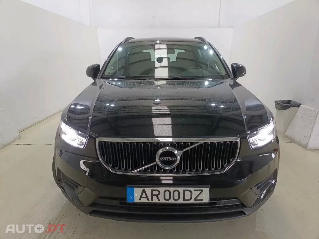 Volvo XC40 1.5 T2 Momentum Core