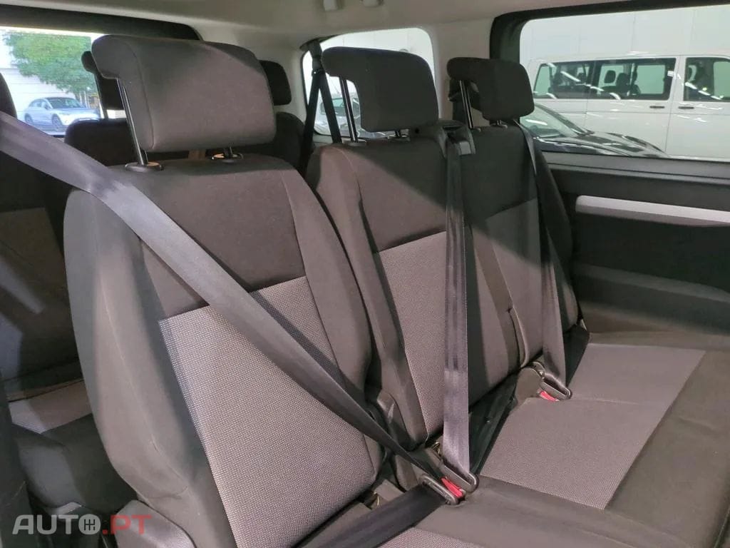 Peugeot Traveller 1.5 BlueHDi L2H1 Business Standard