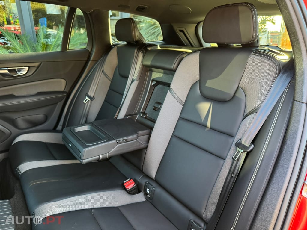 Volvo V60 2.0 T6 AWD TE R-Design