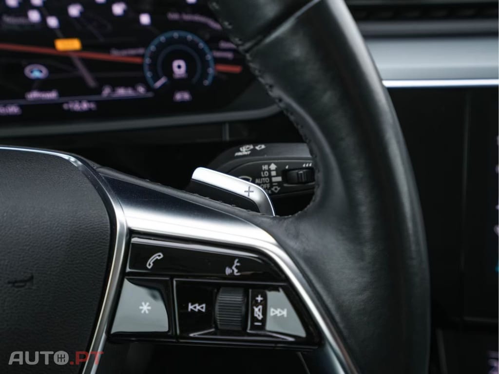 Audi E-Tron I.V.A DEDUTIVEL 