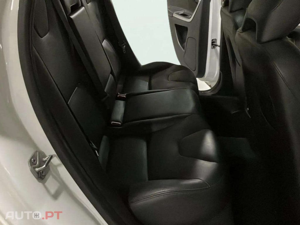 Volvo XC60 2.0 D4 Momentum Plus Geartronic