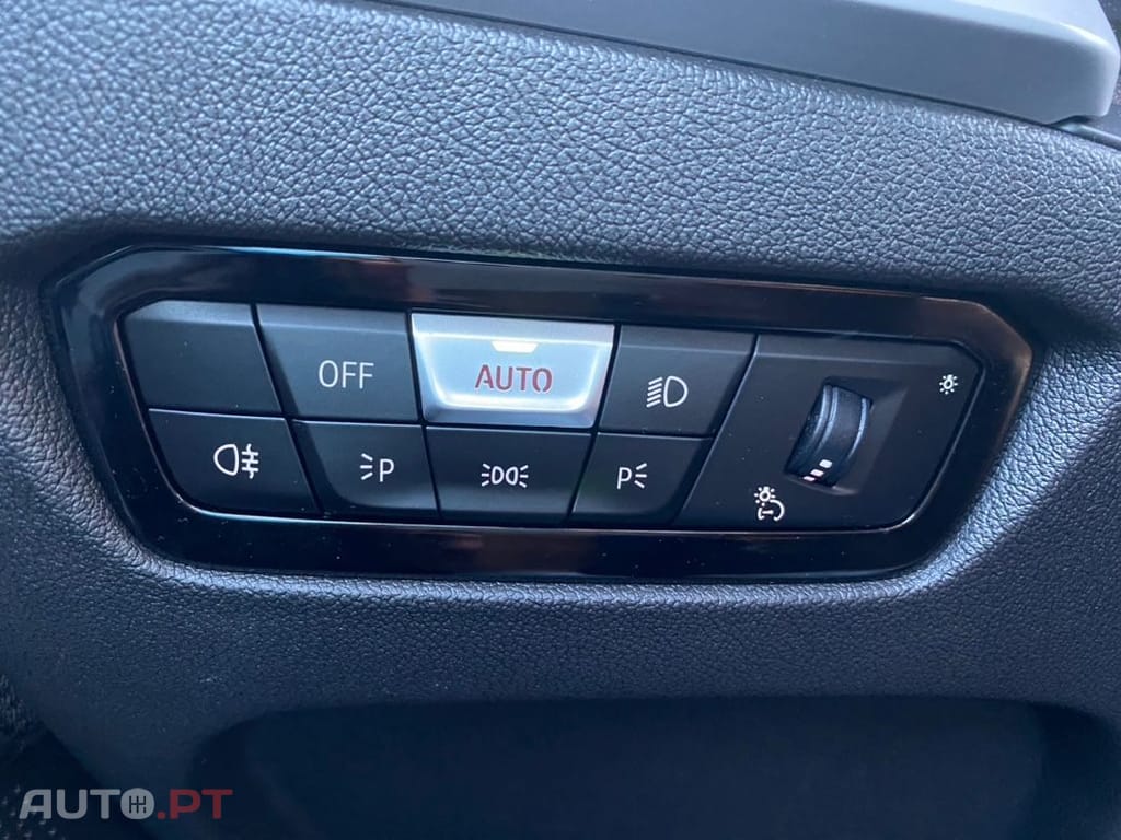 BMW 330 e Line Sport Auto