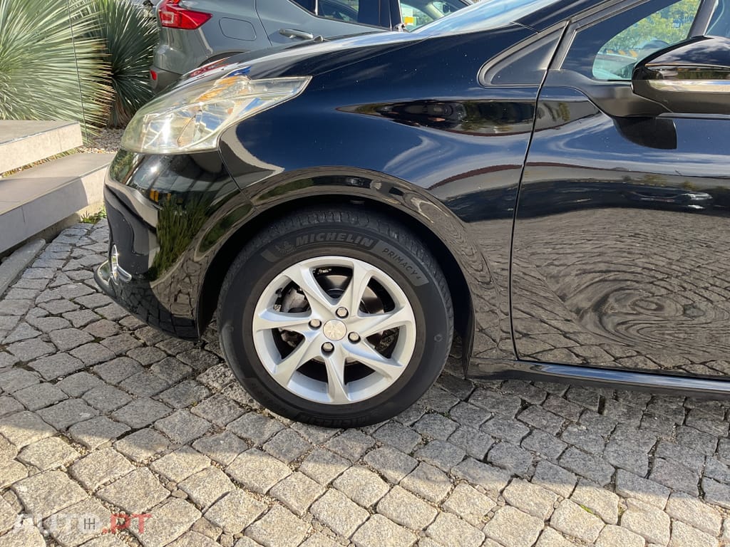 Peugeot 208 1.2 VTi Active
