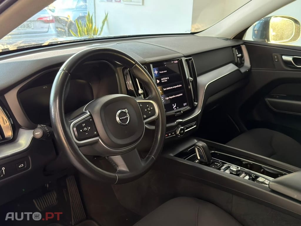 Volvo XC60 2.0 B4 Momentum Plus Geartronic