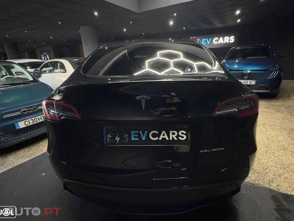 Tesla Model Y Long Range Dual Motor AWD