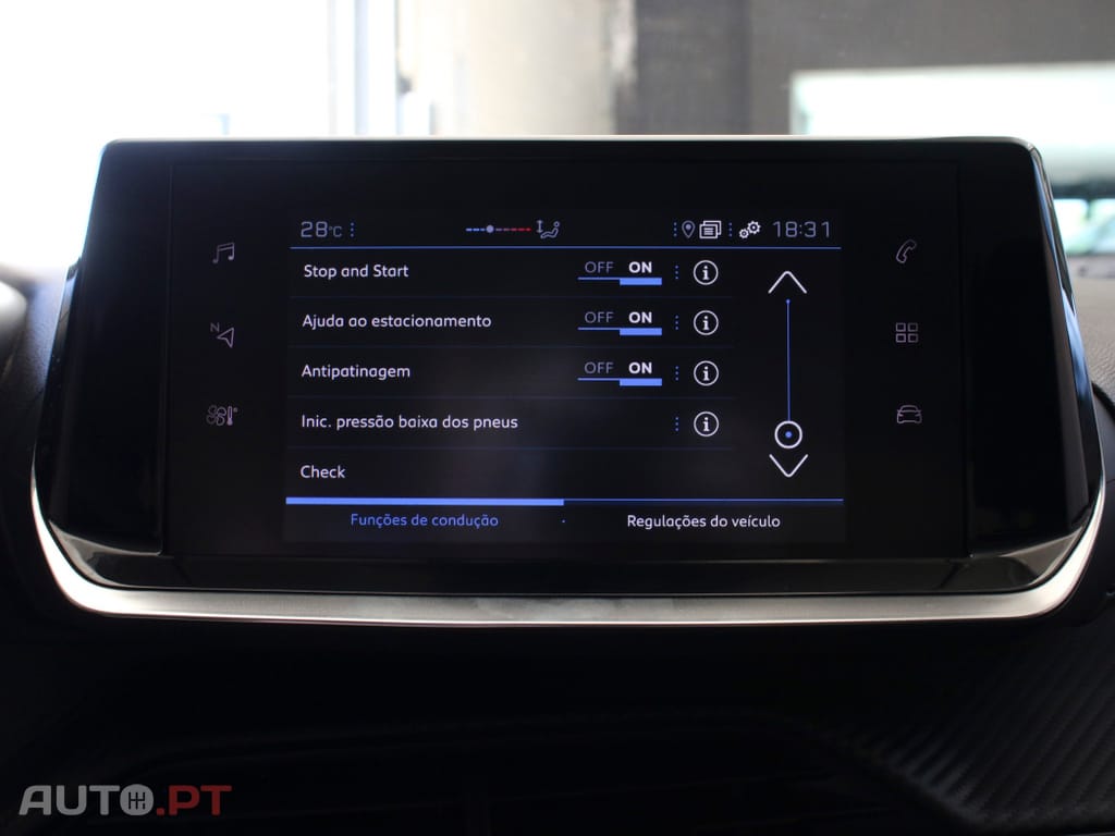 Peugeot 208 PureTech 100 EAT8 Active