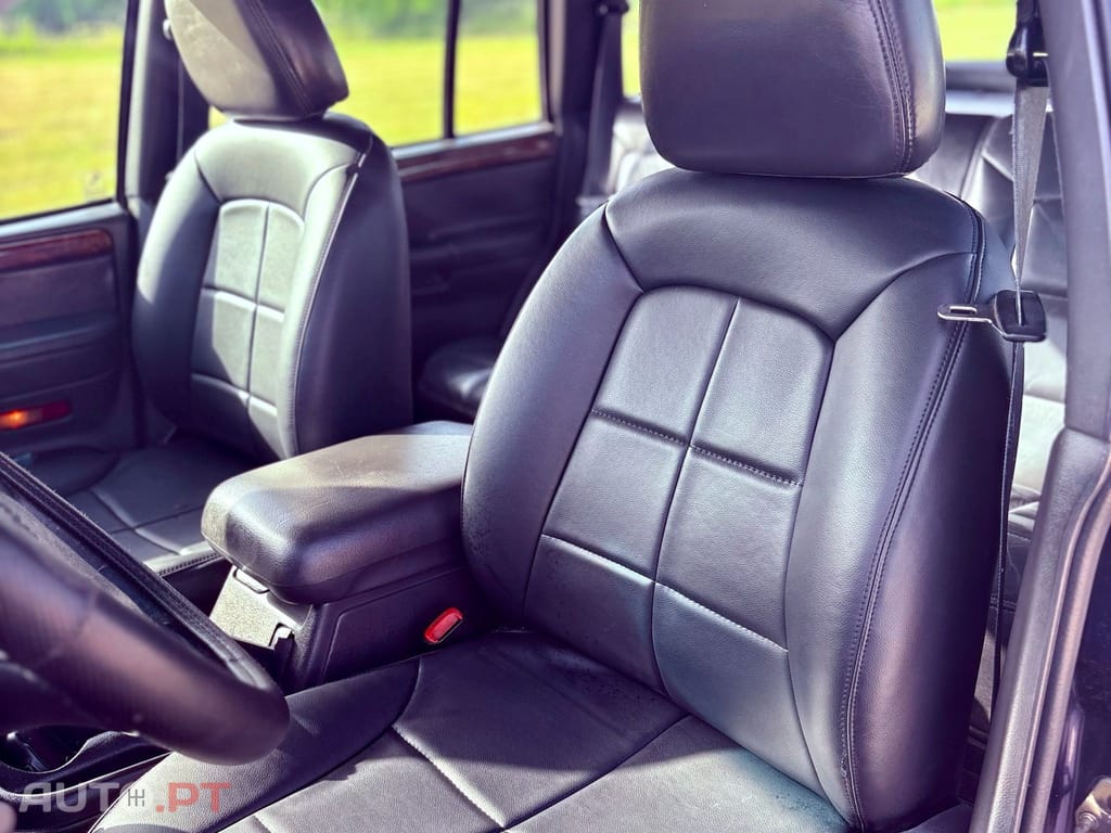 Jeep Grand Cherokee 2.5 TD Official