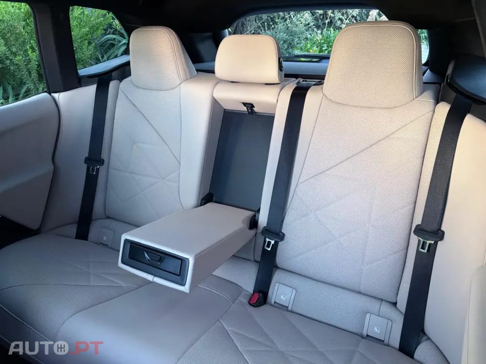 BMW iX xDrive 50 Pack Desportivo