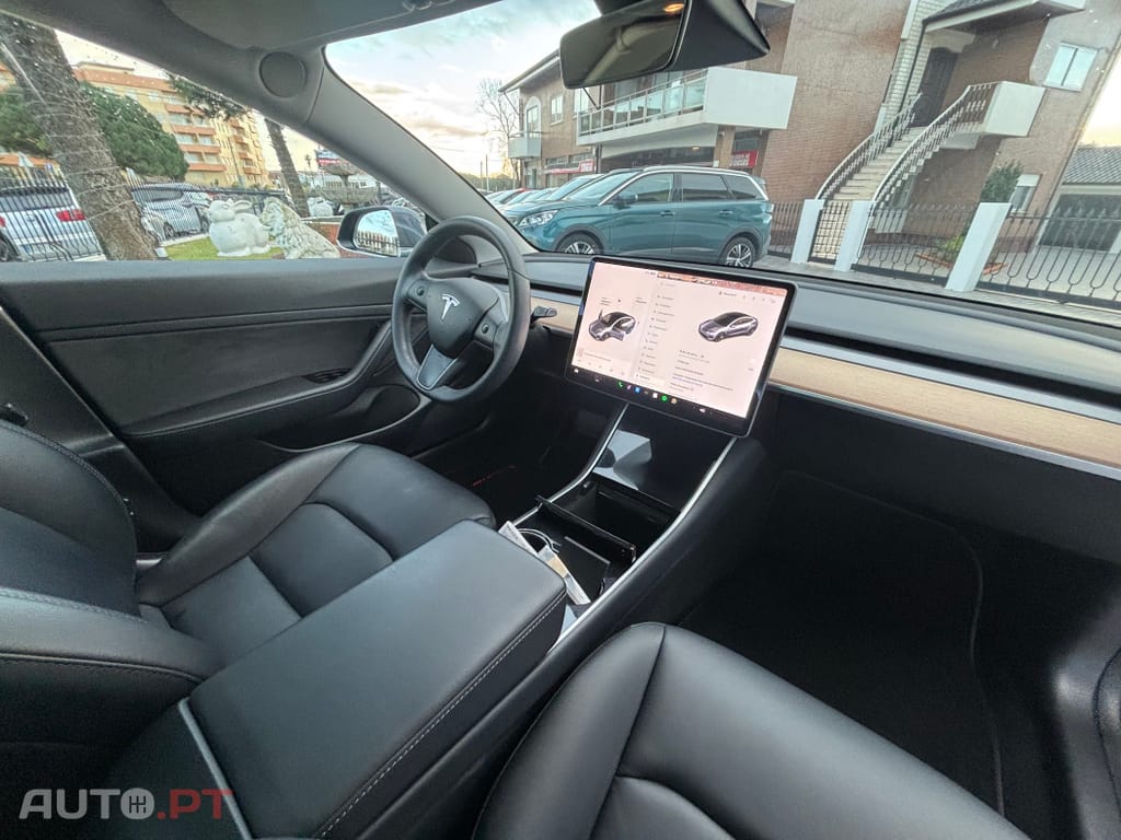 Tesla Model 3 Standard Range Plus RWD