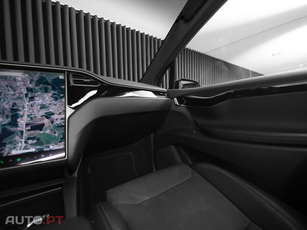 Tesla Model X 75D
