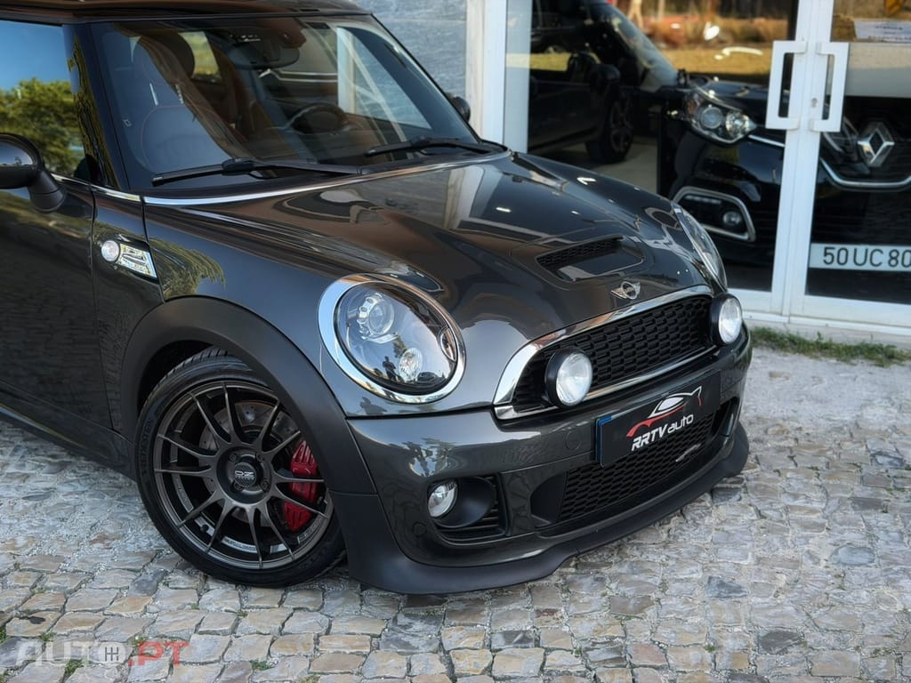 MINI Cooper John Cooper Works