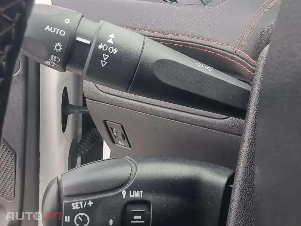 Peugeot 208 1.6 THP GTi