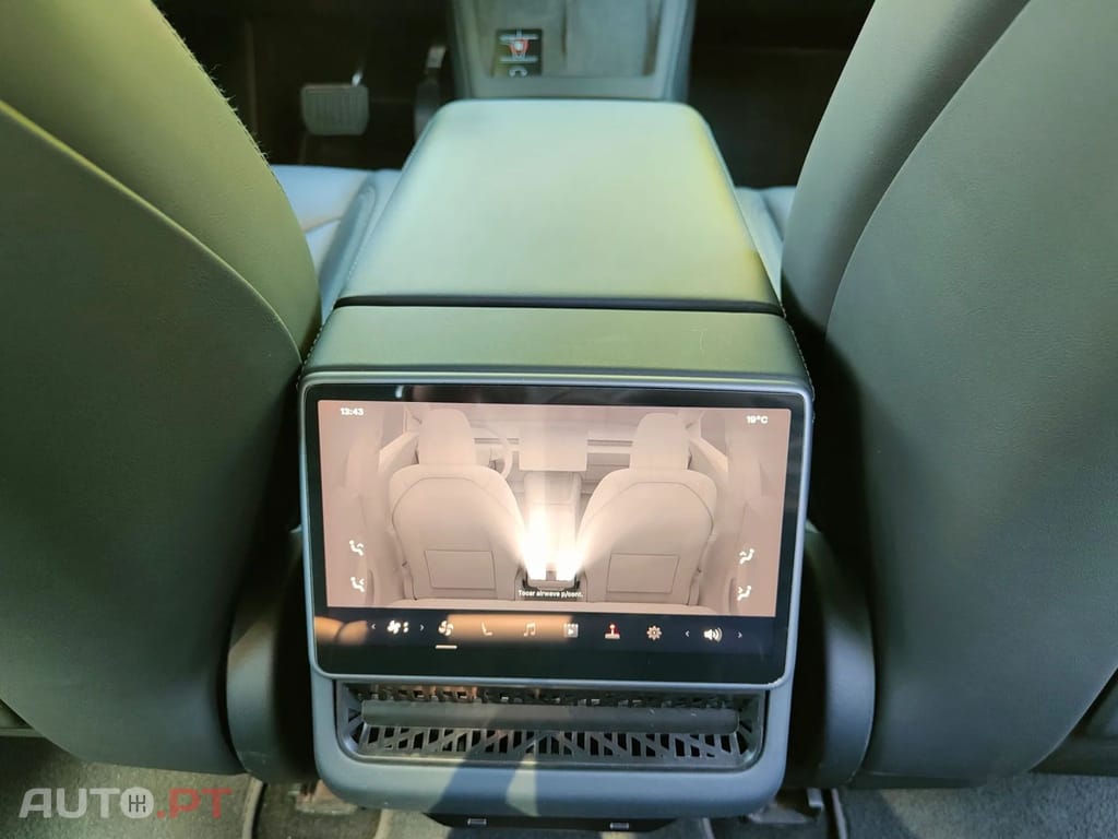 Tesla Model 3 Tração Traseira