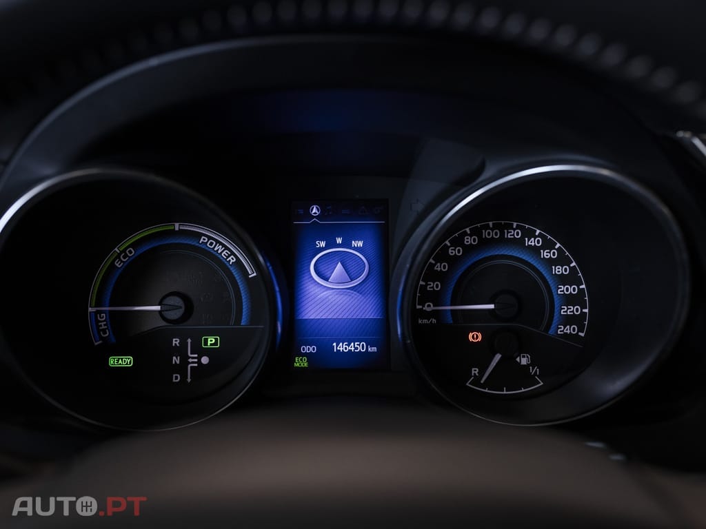 Toyota Auris Touring Sports 1.8 HSD Sport+Navi