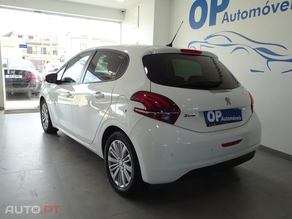 Peugeot 208 1.5 BlueHDi Signature