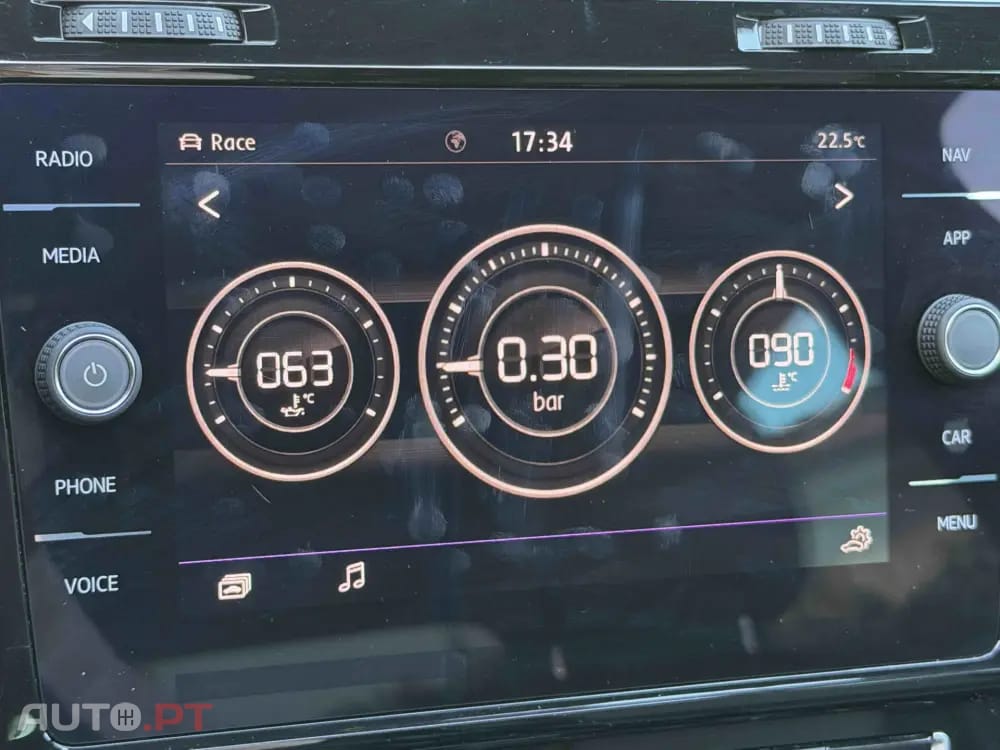 Volkswagen Golf R 4Motion (BlueMotion )