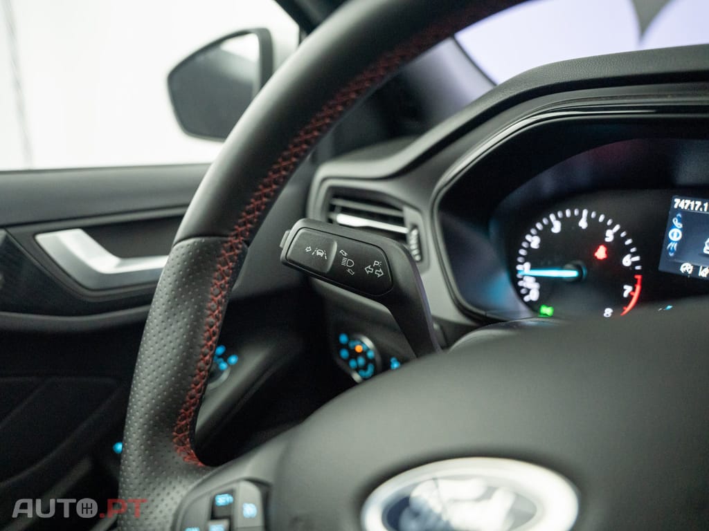 Ford Focus 1.0 EcoBoost MHEV ST-Line