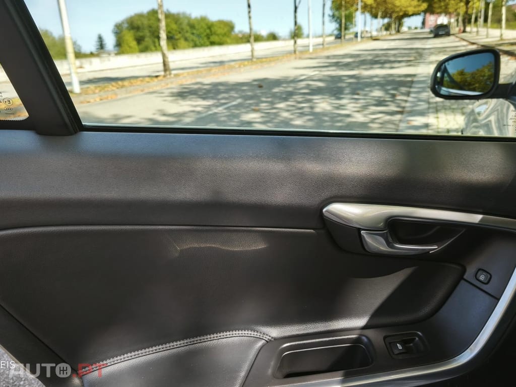 Volvo V60 1.6 D2 Summum Eco