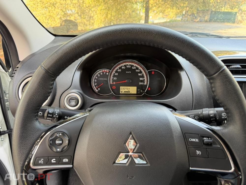 Mitsubishi Space Star 1.2 Intense Connect Edition