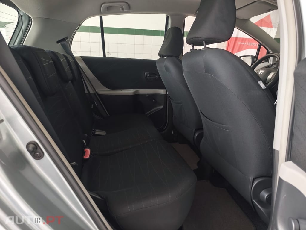 Toyota Yaris 1.0 VVT-i AC Manual
