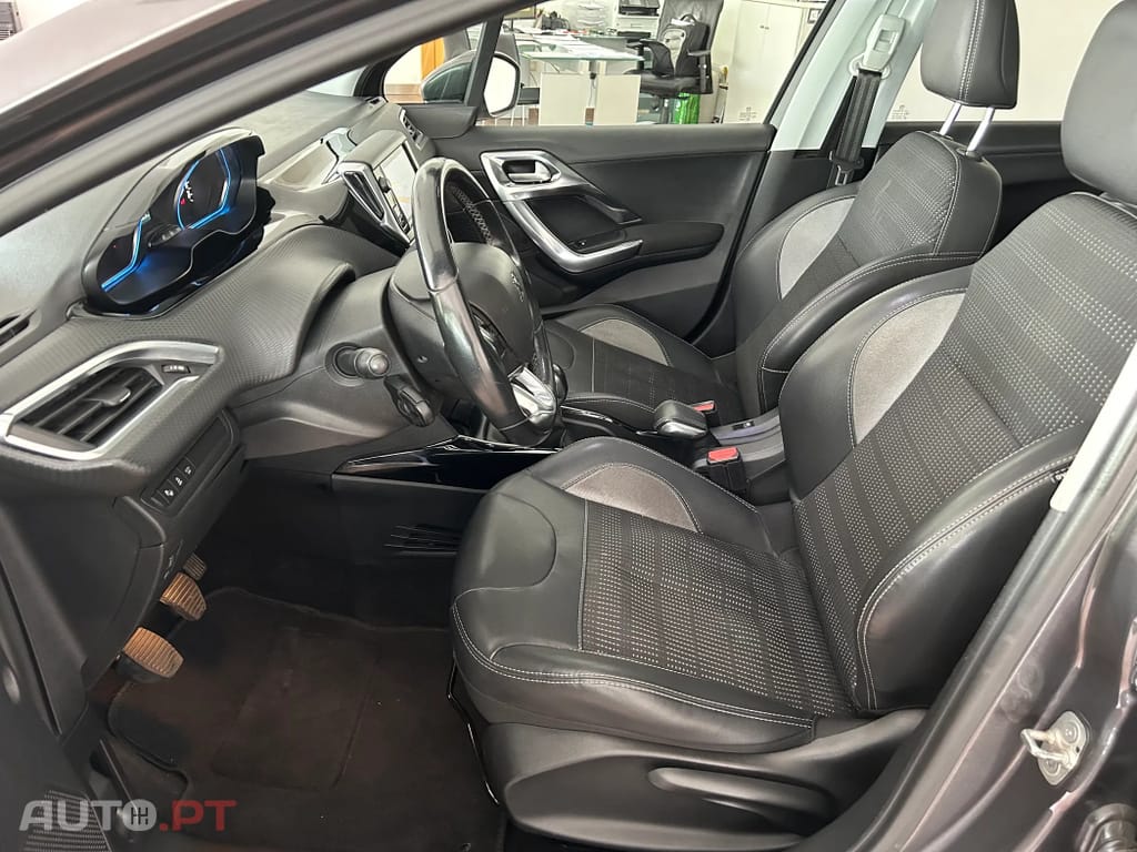 Peugeot 2008 1.2 PureTech Allure