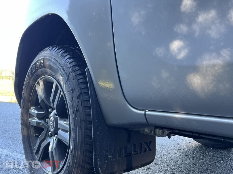 Toyota Hilux 2.4 D-4D 4WD CD CM Aut.