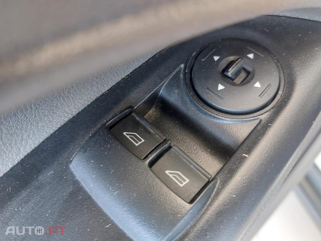 Ford Transit Connect 1.5 TDCI  200 L2 Trend  -  IVA Dedutível