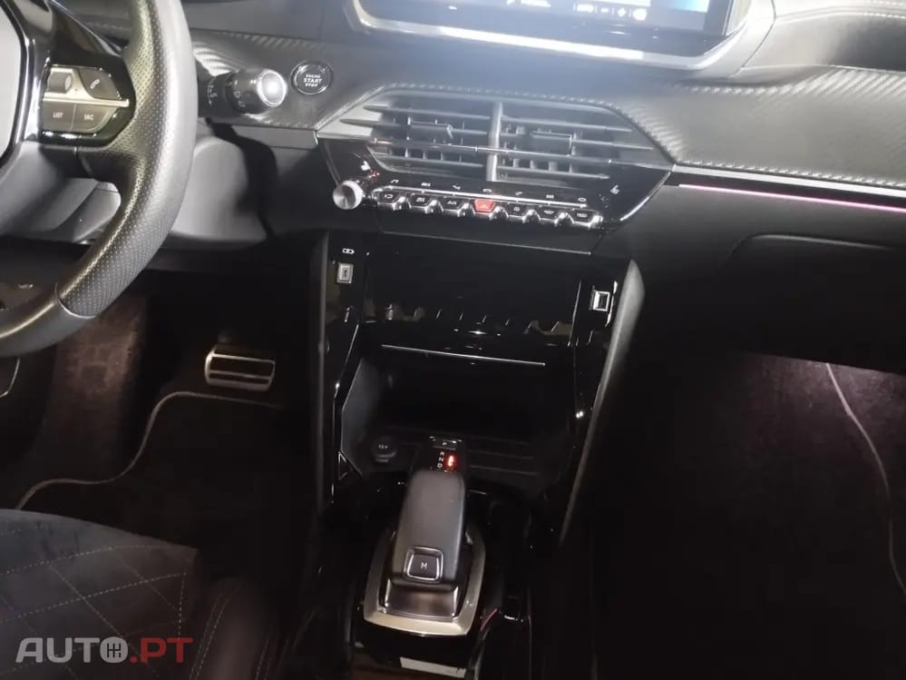 Peugeot 2008 1.2 PureTech GT EAT8