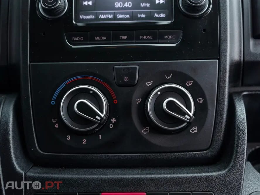 Peugeot Boxer 2.2 BlueHDi 335 L2 CD