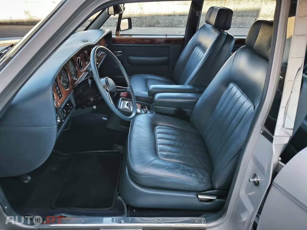 Rolls Royce Silver Spur 2 AXLE RIGID BODY 4 DOOR SALOON