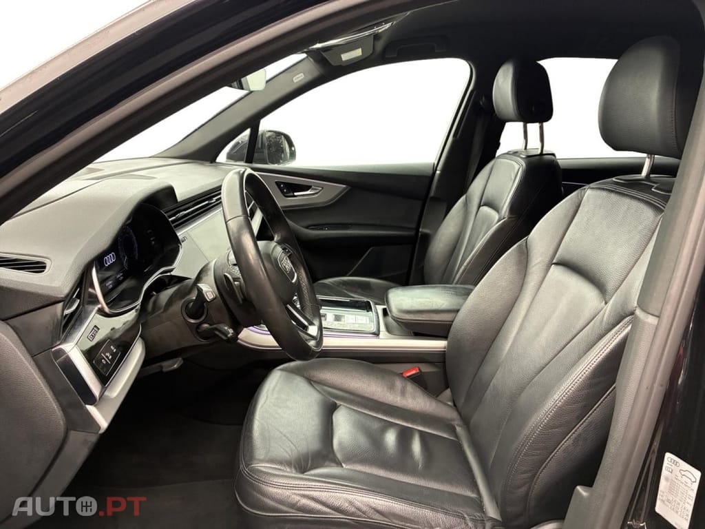 Audi Q7 55 TFSIe quattro Tiptronic