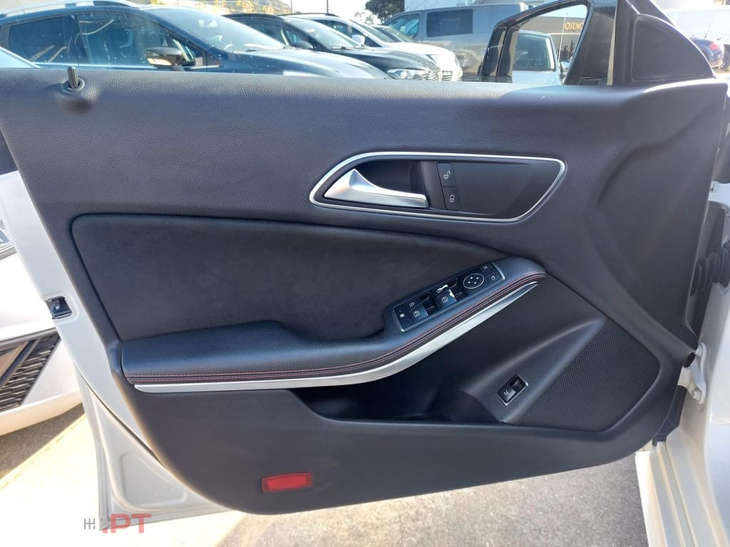 Mercedes-Benz CLA 200 CDi AMG Line