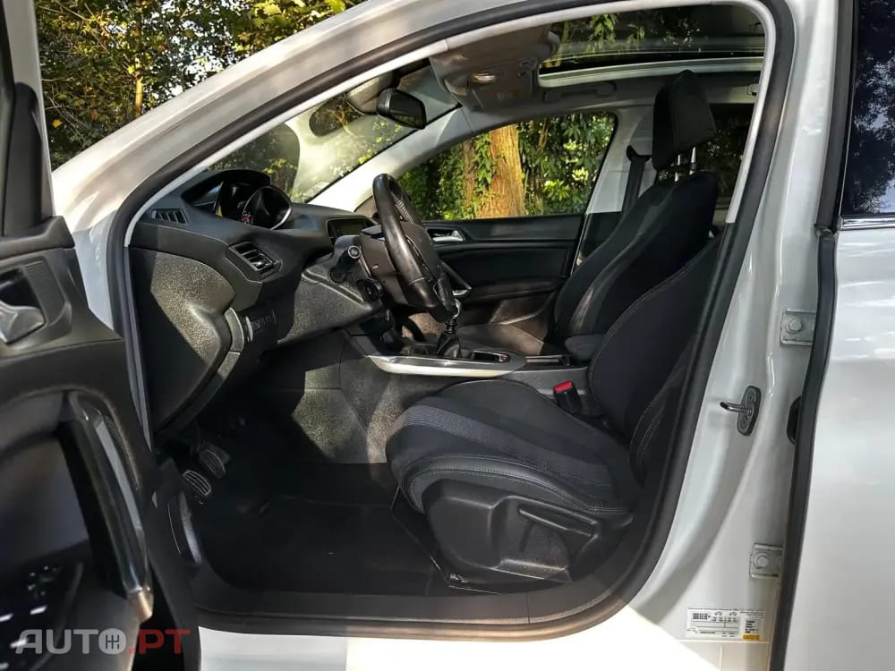 Peugeot 308 1.5 BlueHDi Allure