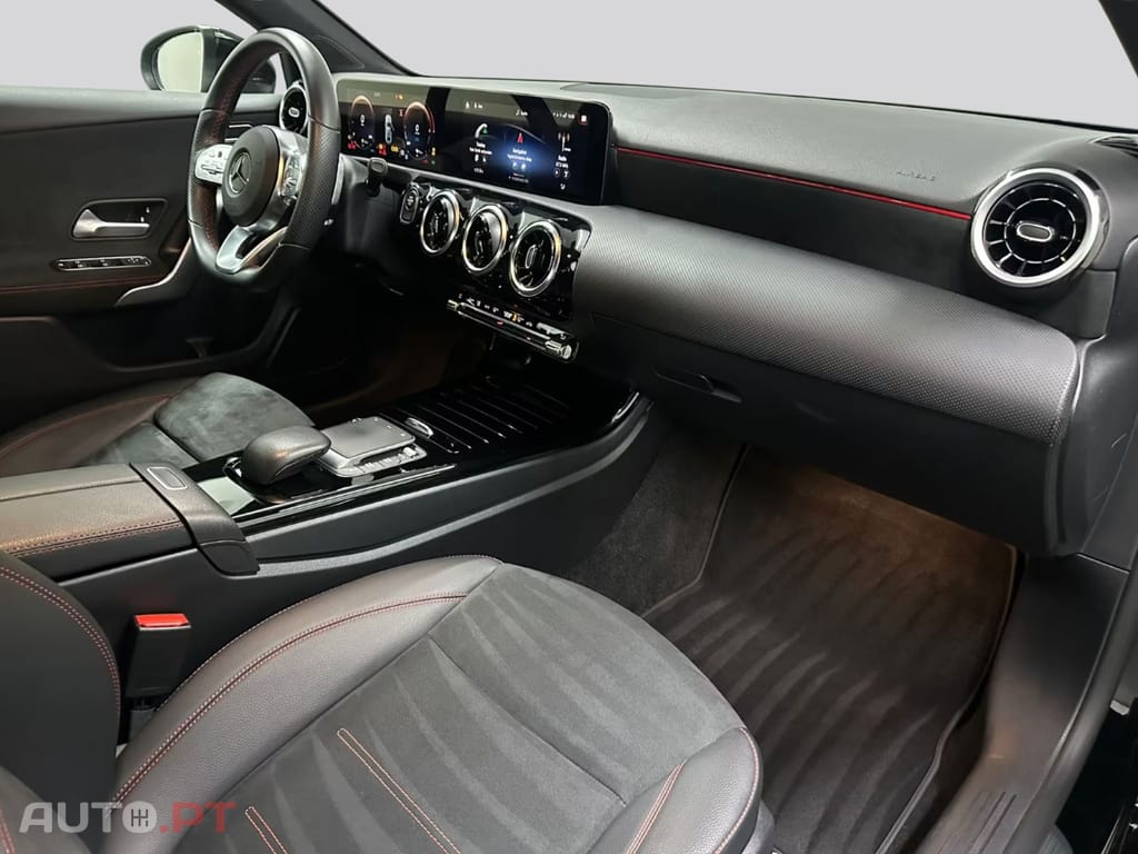 Mercedes-Benz A 250 I.V.A DEDUTIVEL AMG