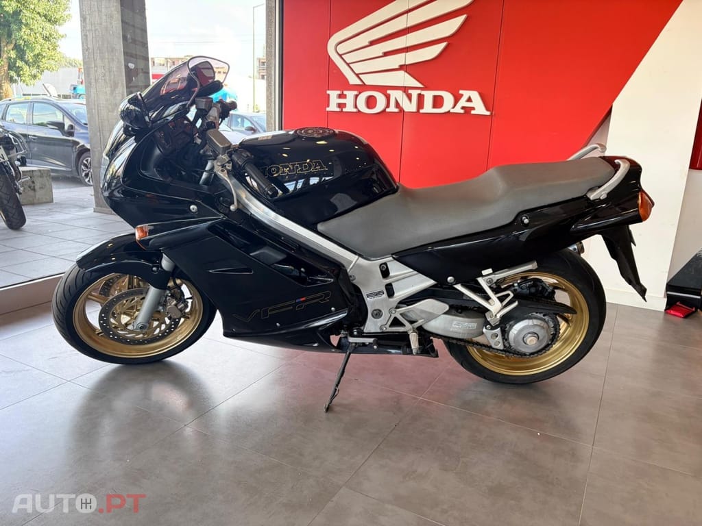 Honda VFR 750 F