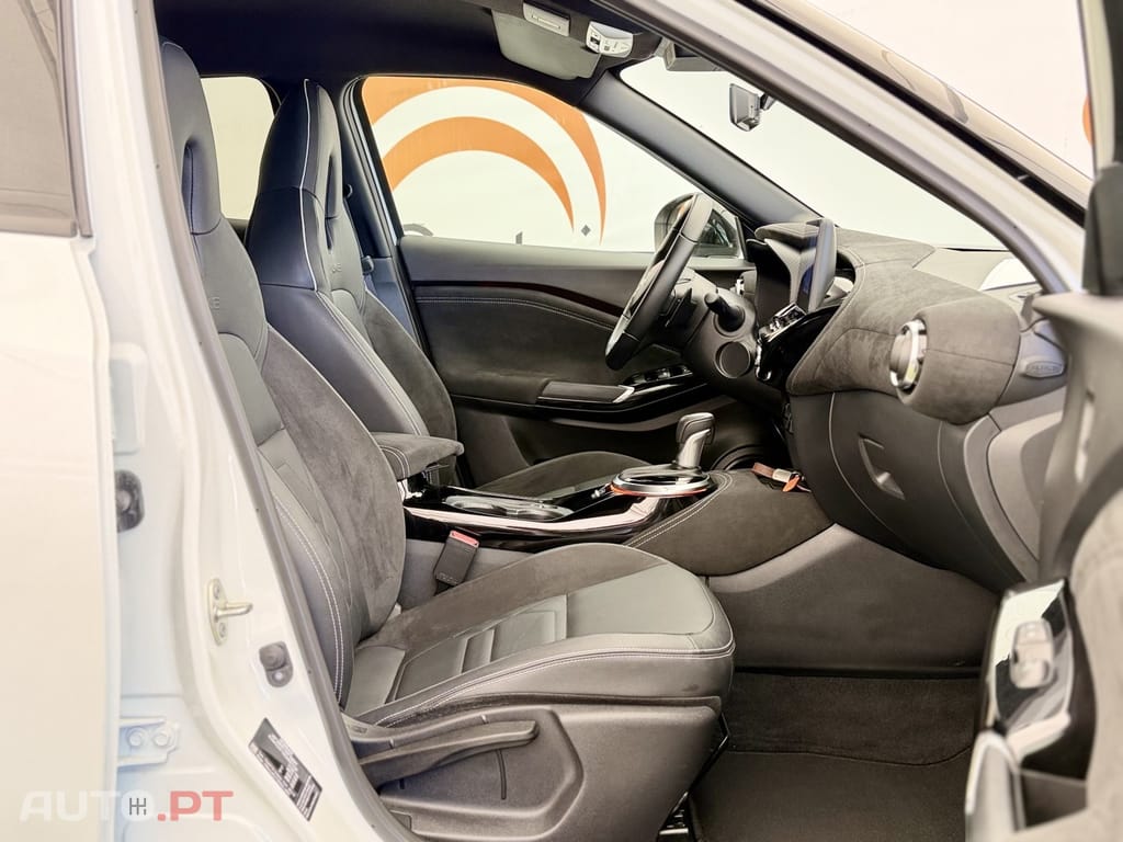 Nissan Juke 1.0 DIG-T N-Design C.Two Tone S.DCT