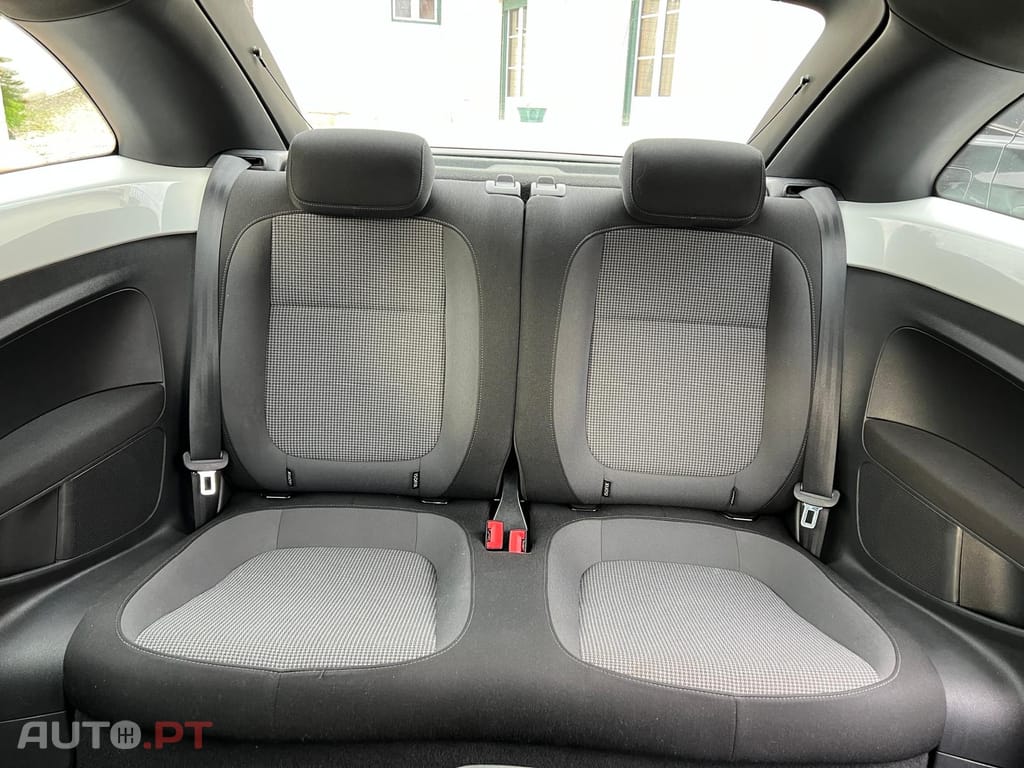 Volkswagen New Beetle VW New Beetle 1.6 TDi Design