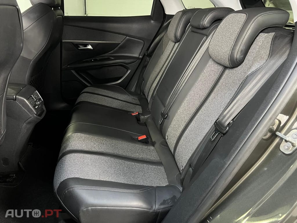 Peugeot 3008 Allure 1.2 PureTech 130 cv CVM6