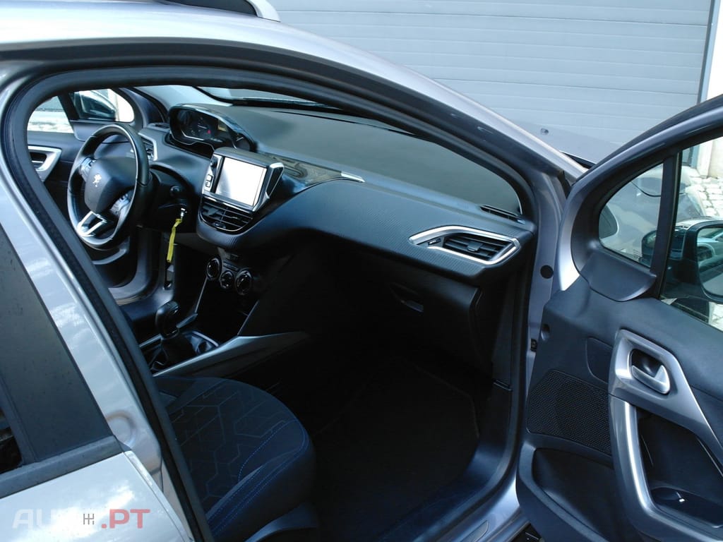 Peugeot 2008 1.2 PureTech Style