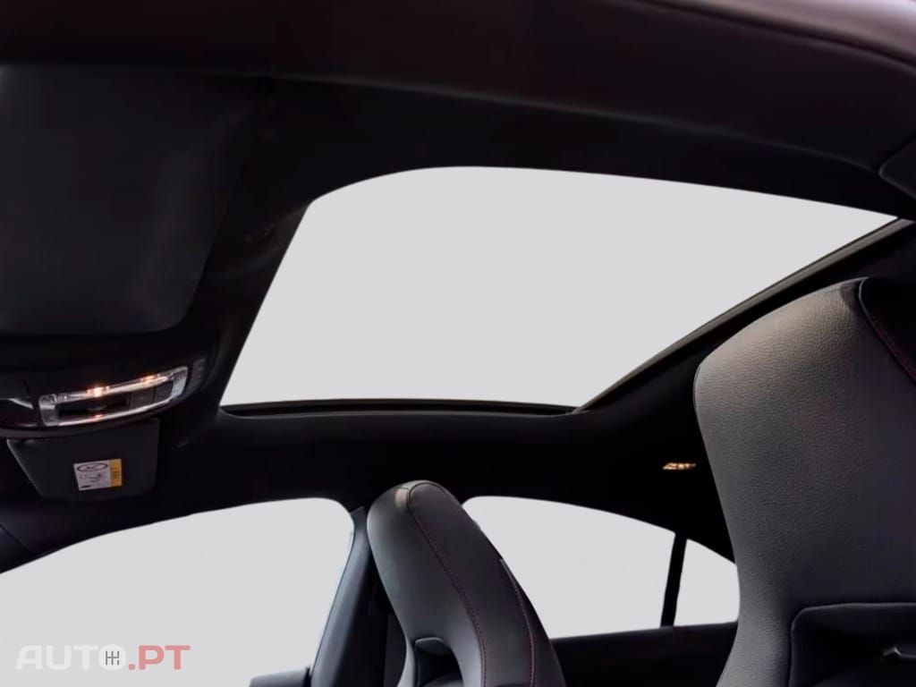 Mercedes-Benz CLA 250 e AMG Line I.V.A DEDUTIVEL 