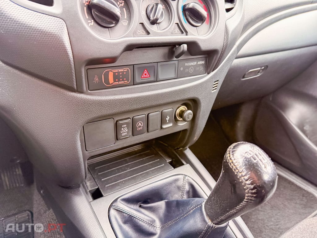 Mitsubishi L200 2.3 DI-D CD Invite 4WD